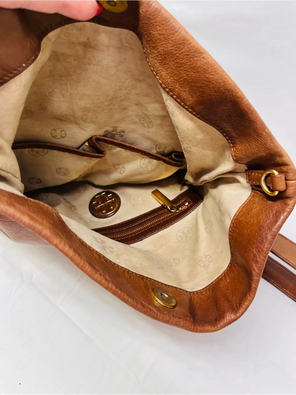Tory Burch Caramel Brown Leather Shoulder Bag with Gold Logo